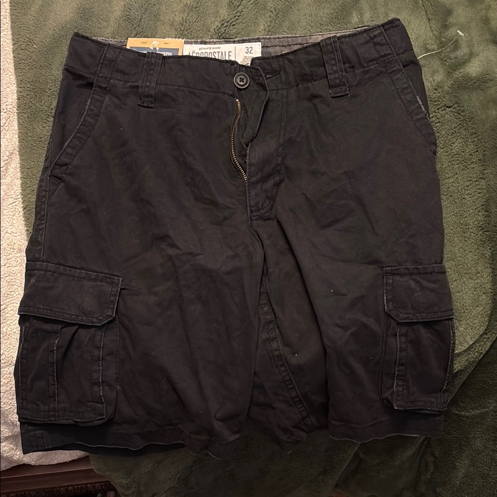 Aeropostale Black Cargo Shorts Utilitarian Style